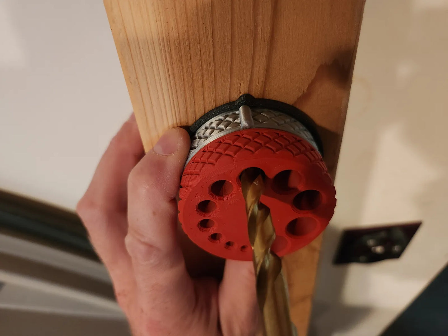 Drill guide with dust collector